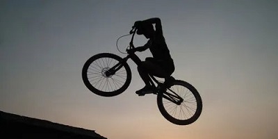 自行車特技游戲大全-特技自行車游戲下載-山地自行車特技游戲